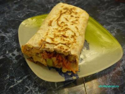 Шаурма с курицей
Шаурма с курицей